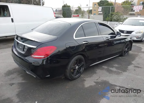 2015 Mercedes-Benz C 300 Luxury/Sport z USA, uszkodzony, nr VIN 55SWF4JB5FU064222